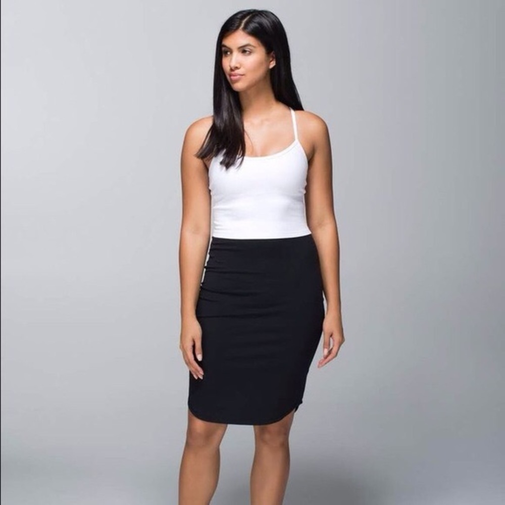 Lululemon EUC rare 16-hour dress!! Size 8